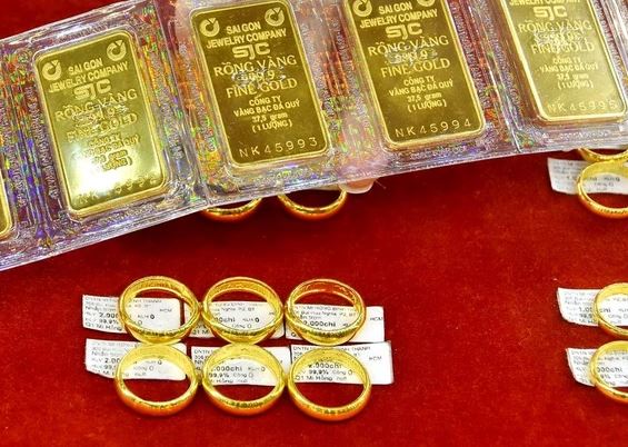 Đạt 85,2 triệu đồng, SJC tiến sát kỷ lục hôm 15/4, vàng nhẫn vọt lên gần 77 triệu khi thế giới vượt 2350 USD