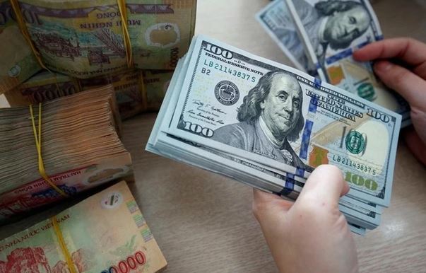 Tỷ giá VND/USD phiên 10/5: Trung tâm biến động nhẹ, TT tự do tăng mạnh