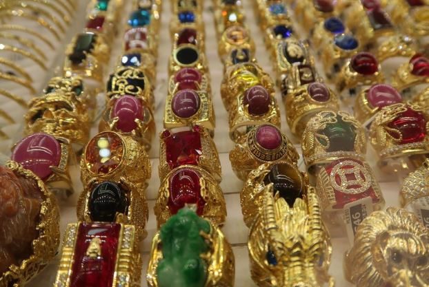 Nhẫn 9999 phiên 8/8: Lình xình quanh đáy 1 tuần