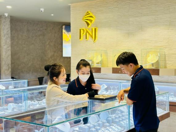 PNJ báo lãi sau thuế hơn nghìn tỷ đồng 7 tháng đầu năm