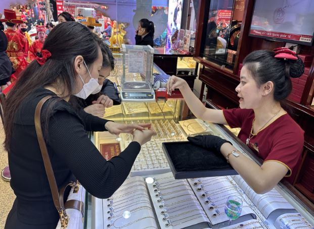 Bảng giá vàng 9/9: SJC tiếp diễn đi ngang, NHNN nói về giải pháp ổn định thị trường vàng