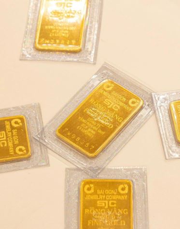 Diễn biến thị trường vàng trong nước và thế giới chiều 12/12: Giằng co