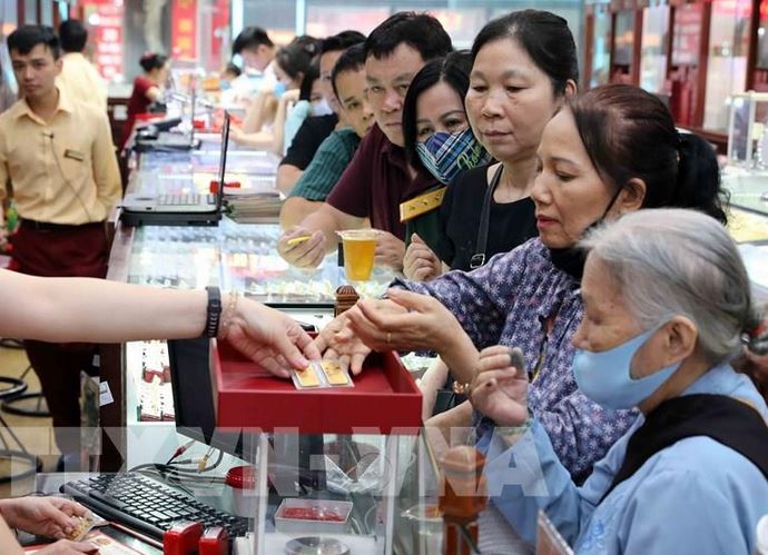 Bảng giá vàng 17/12: Đợi Fed, vàng thế giới giằng co trên 2650 USD, trong nước cũng &#8220;nín thở&#8221; chờ tin