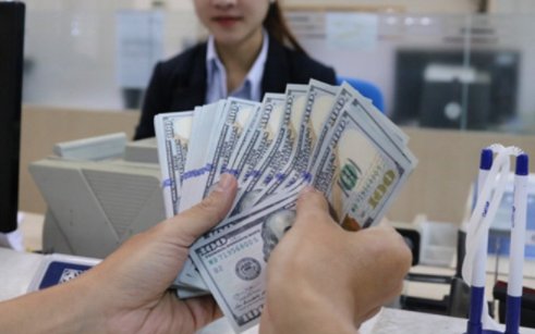 Tỷ giá phiên 3/2: USD trong ngân hàng tăng phi mã