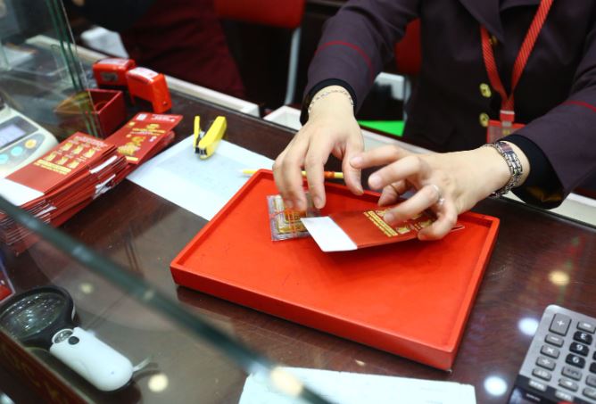 Giá vàng miếng 8/7: Nhanh như chớp – SJC tái lập mốc 121 triệu