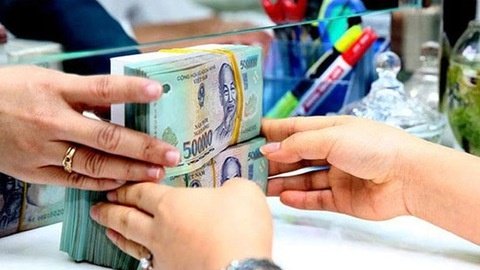 Tỷ giá USD/VND ngày 13/8: Nóng trở lại: giá USD tại các NH liên tục tăng khi TGTT leo cao