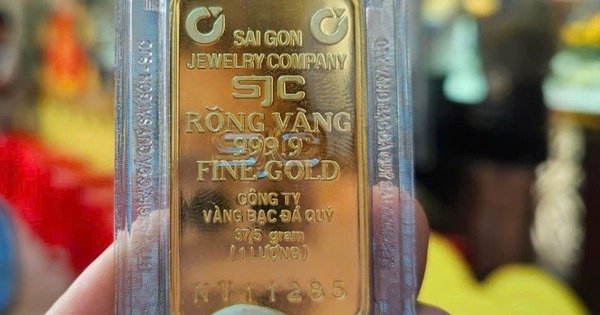 Giá vàng miếng 13/8: Đứng yên 2 ngày liên tục – SJC giữ khoảng cách khủng với thế giới