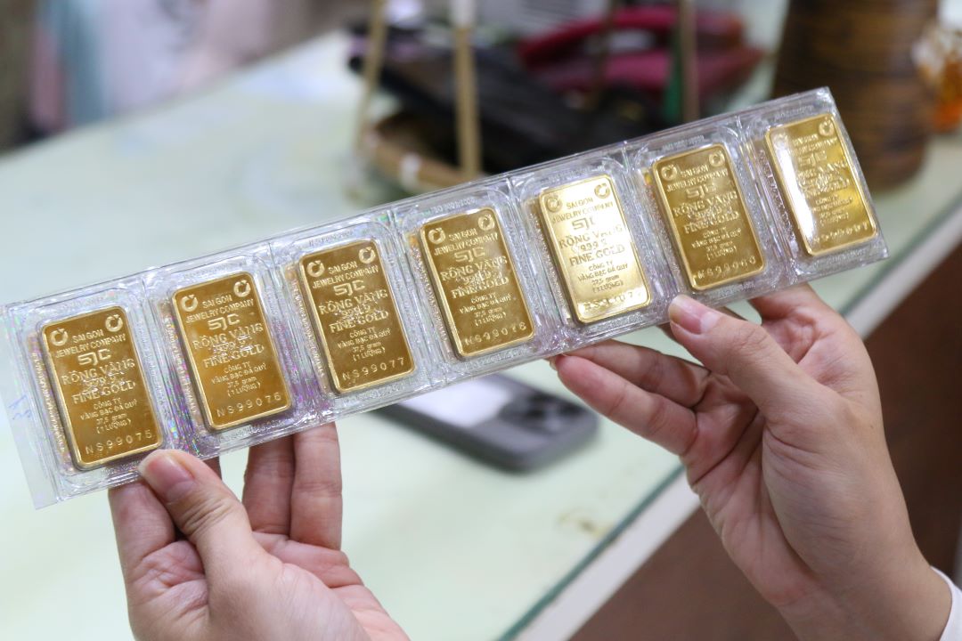 Vàng miếng sáng 28/8: Sức nóng tăng cực điểm khi dân FOMO đi mua, nhà vàng đẩy giá mua vào
