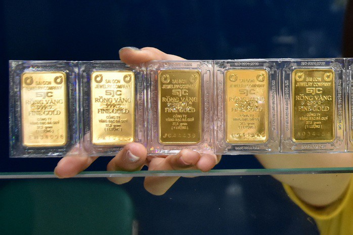 Đầu tháng 12: Vàng miếng &#8211; vàng nhẫn cùng phá kỉ lục, vượt mốc 155 triệu dù thế giới còn cách đỉnh hơn 100USD