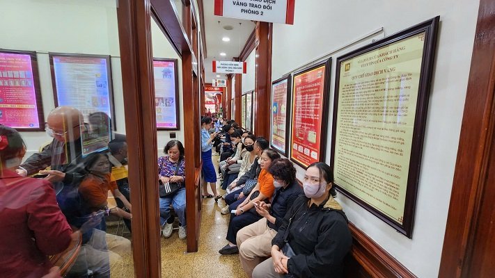 Vàng nhẫn ngày 26/12: Sốt sình sịch – Nhẫn trơn BTMC bán ra cao như giá vàng miếng