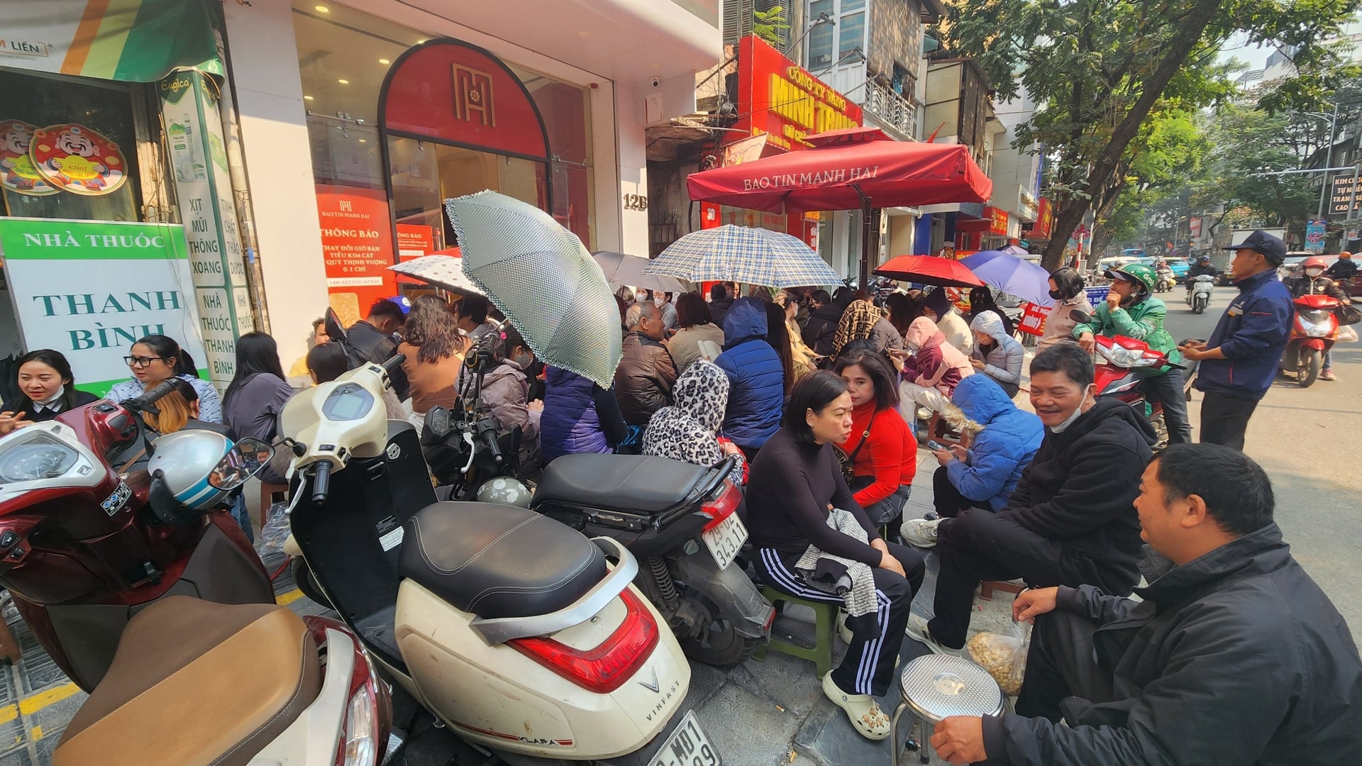 Giá vàng hôm nay 21/1: Liên tục các nhịp tăng dựng đứng – phá mốc 170 quá dễ dàng