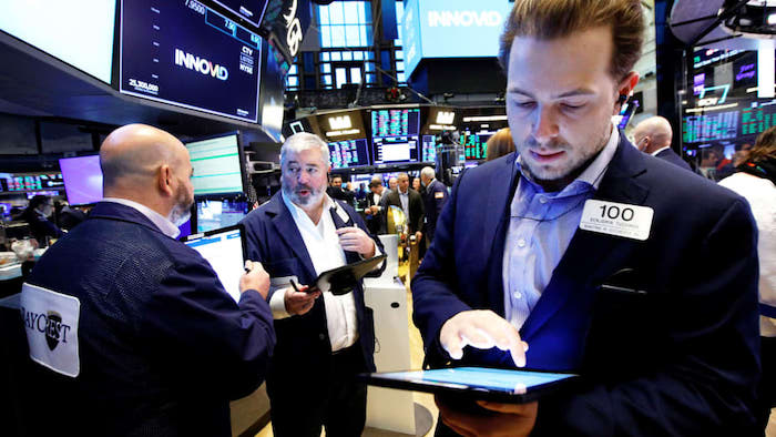 Tin sáng 23/1: Vàng lên sát $5000 – Bạc vượt 100USD; Dầu thô tăng gần 3%