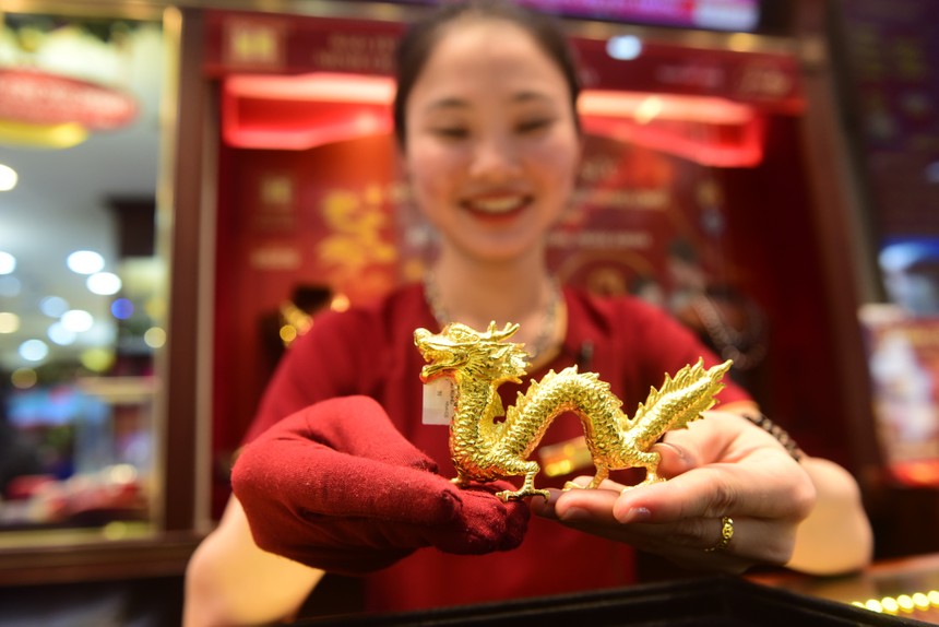 Vàng miếng ngày 28/1: Nhảy giá từng phút, SJC tăng gần 5tr chỉ trong chưa đầy 3 tiếng buổi sáng