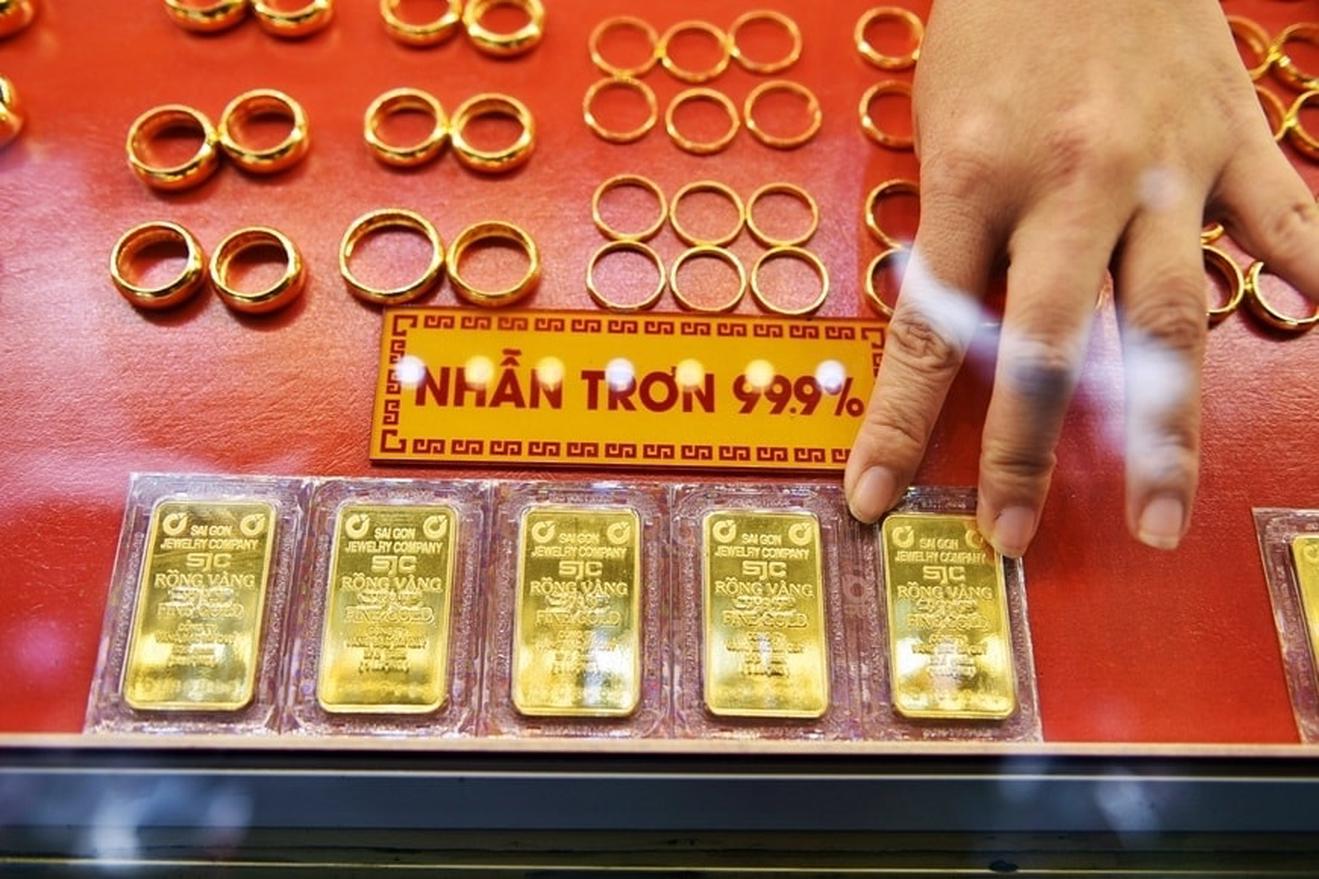 Vàng nhẫn chiều ngày 10/2: Khách mua thưa hẳn, BTMC bung hàng số lượng lớn