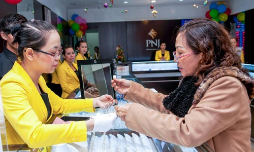 Vàng nhẫn phiên 5/3: Bảo Tín Minh Châu ngược đường giảm giá – hết hàng từ rất sớm