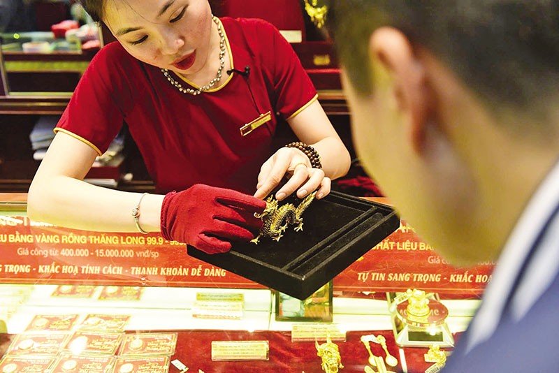 Chiều 24/3: SJC – nhẫn trơn tiếp tục tăng dốc – Dân xếp hàng chờ mua đông nghịt