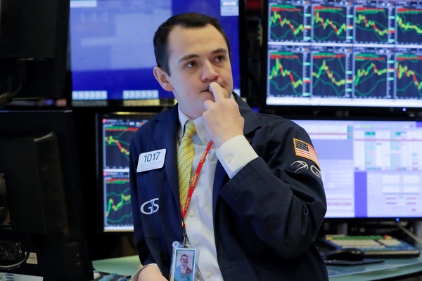 Tin sáng 31/3: Dầu WTI đóng cửa trên 100USD – Vàng vượt $4500 dù cá mập liên tục bán