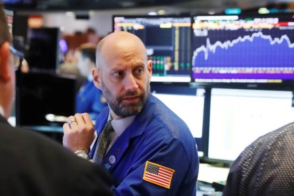 Tin sáng 22/4: Dầu thô tăng hơn 3% – Chứng khoán và Vàng giảm