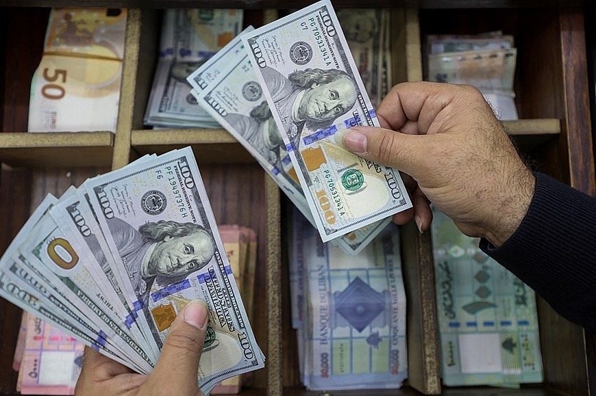 Tỷ giá USD/VND ngày 12/8: TGTT tăng lên kỉ lục mới 25.539 – USD tự do đảo chiều