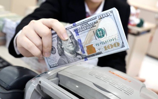 Tỷ giá USD/VND ngày 19/8: TGTT lại vọt tăng lên đỉnh mới – giá USD tại các NH giảm