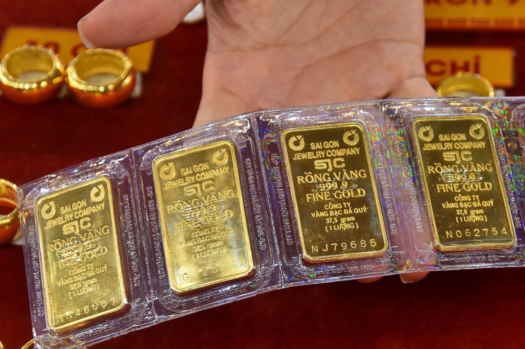 Giá vàng ngày 2/10: Mức 144 triệu liệu có bị phá vỡ sau tin NFP tối nay?