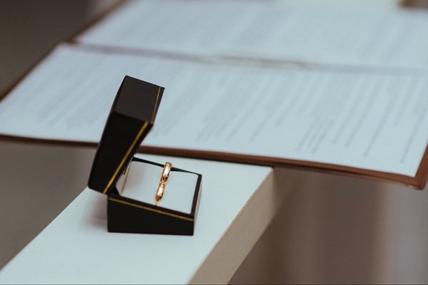 Mùa cưới cuối năm: đọc giá vàng thế nào trước khi sắm vàng cưới